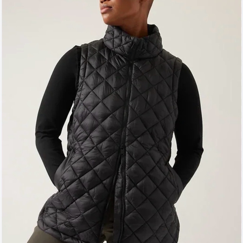 ATHLETA Whisper Featherless Vest, BLACK